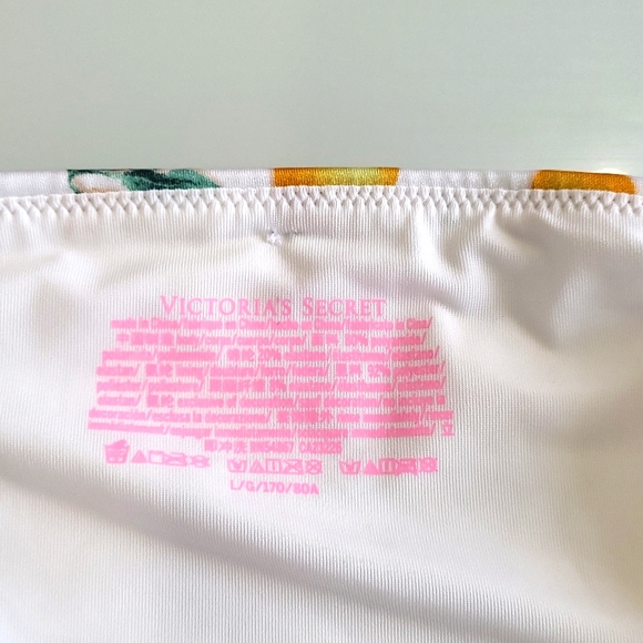 Victoria's secret bikini bottom - Picture 5 of 5